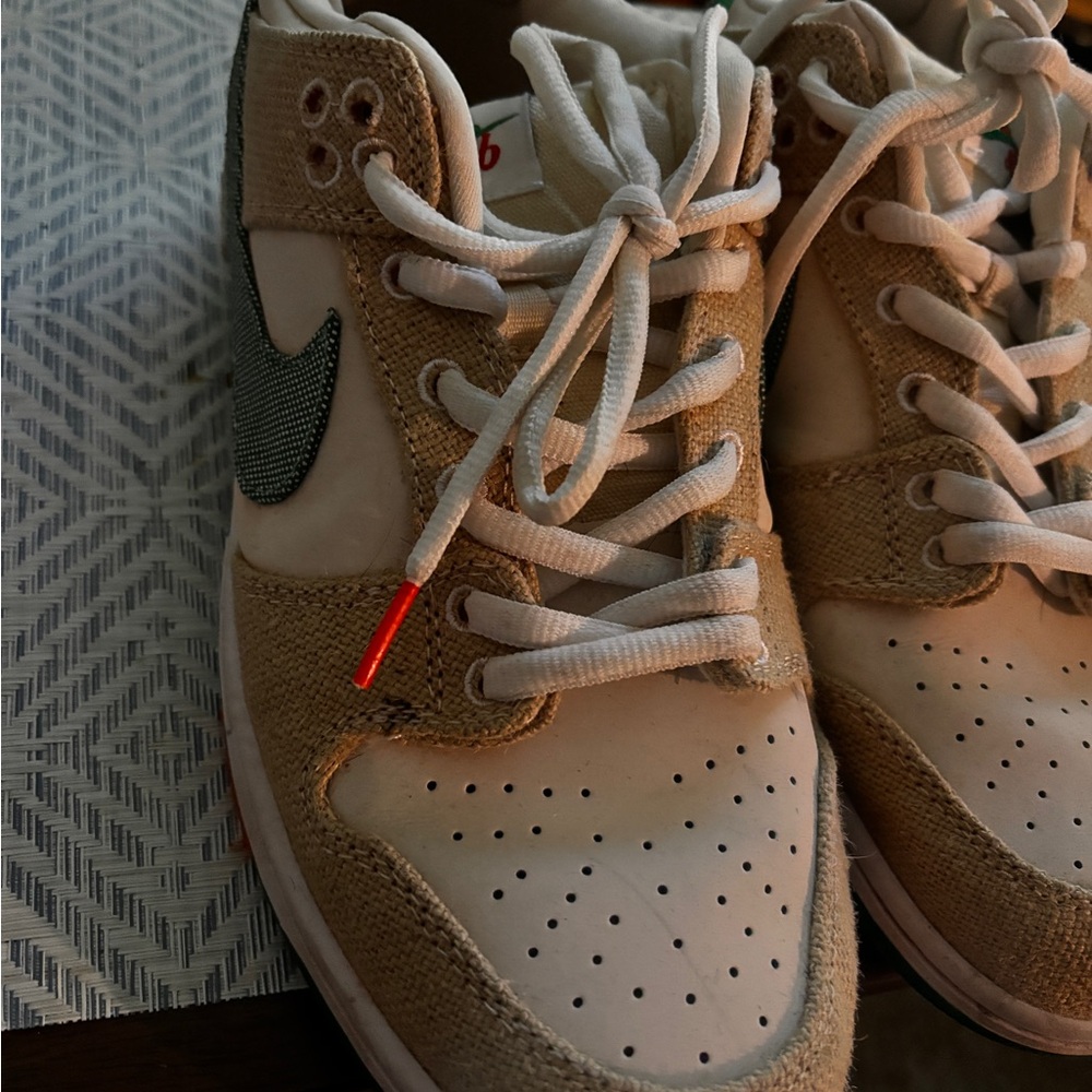 Nike Tan and White Athletic Shoes with Perforated Toe sb jarritos